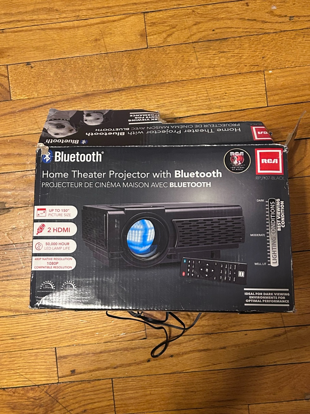 RCA Home Theater Projector with Bluetooth RPJ107 - Like New
